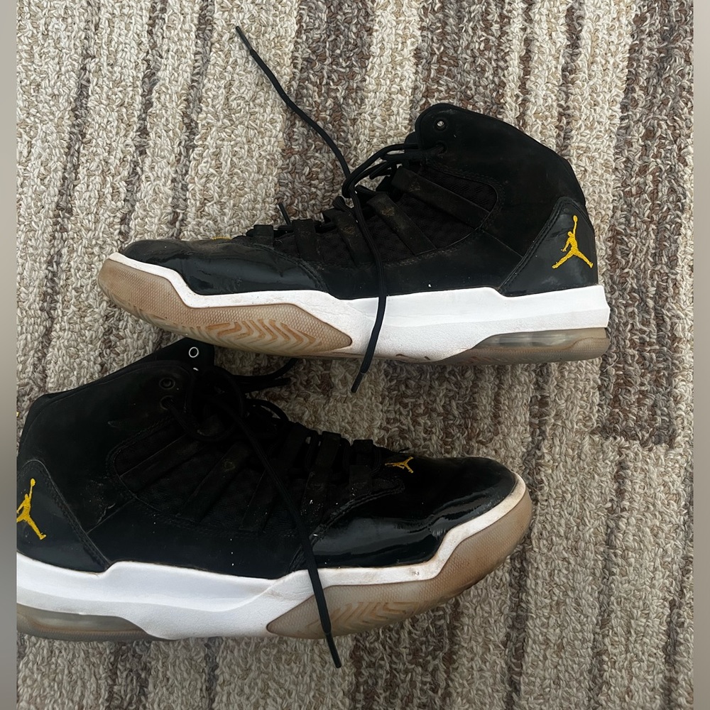 Jordan men’s SZ 11